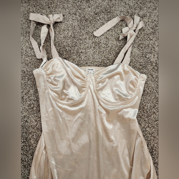 NWT Garage Velvet cream dress - Picture 2 of 3
